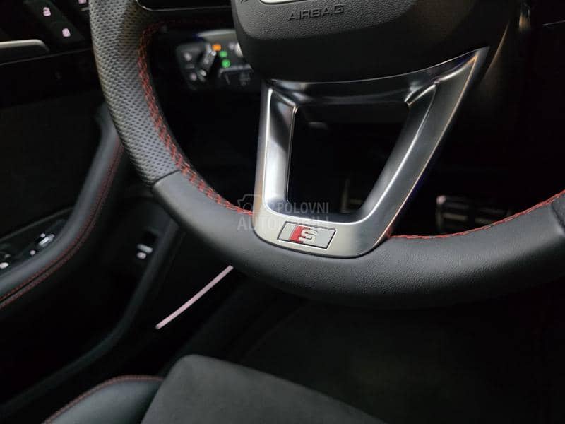 Audi A4 40TFSI S line