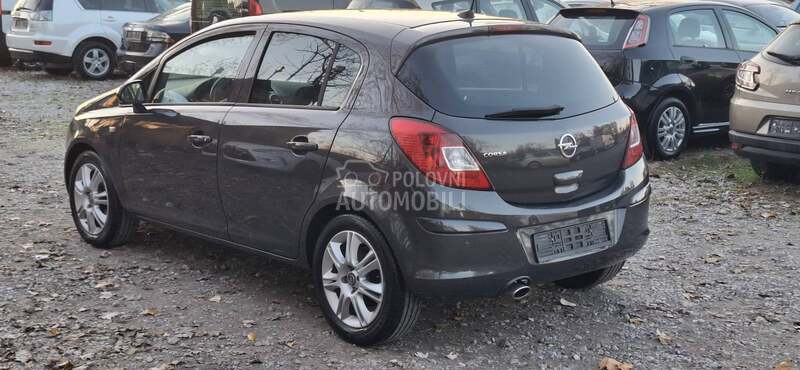Opel Corsa D 1.2 BENC FFUULL