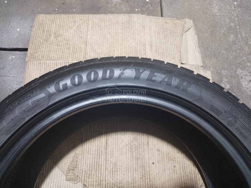 Goodyear 245/45 R18 Zimska