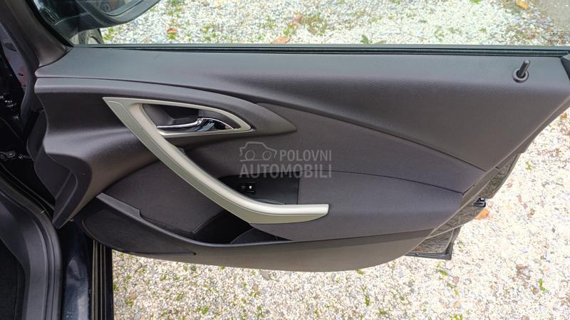 Opel Astra J 1.4t  ACTIVE