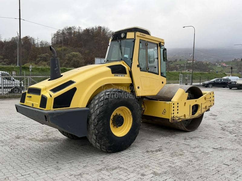 BOMAG BW 216 D4