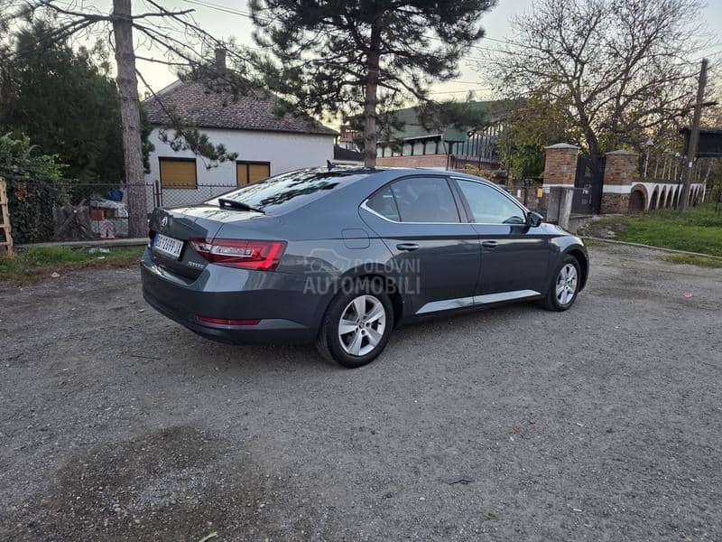 Škoda Superb 