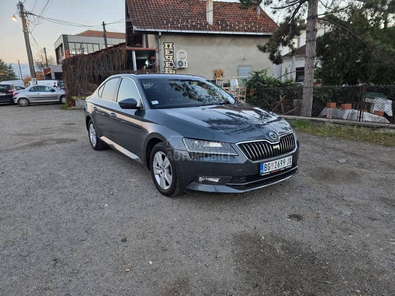 Škoda Superb 