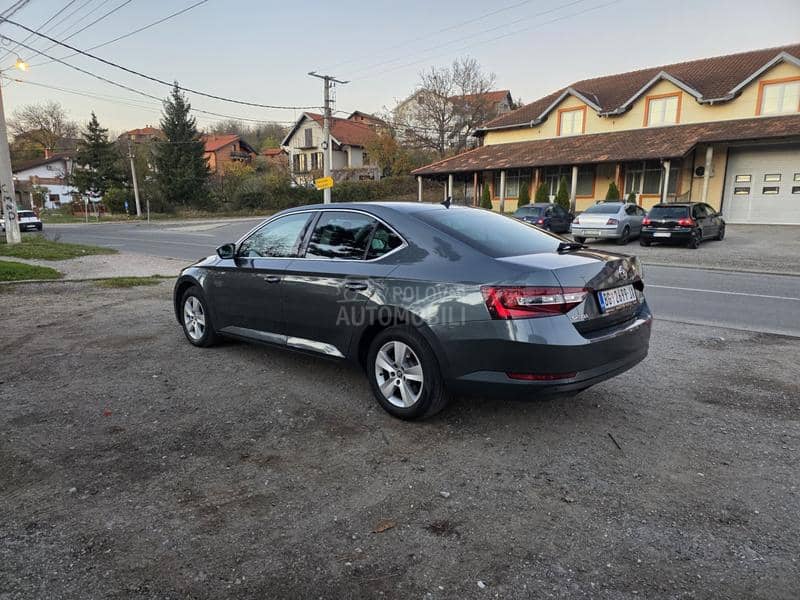 Škoda Superb 