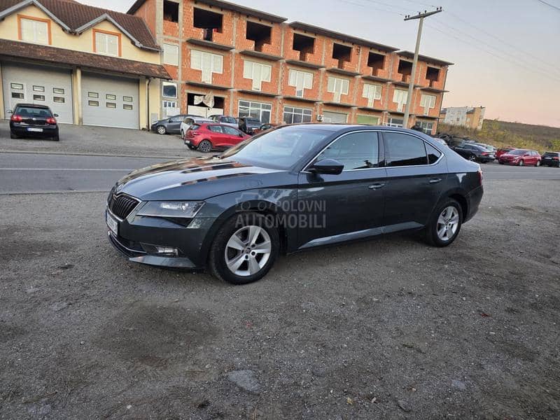Škoda Superb 