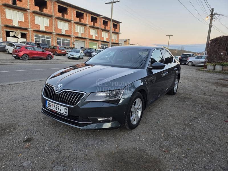 Škoda Superb 