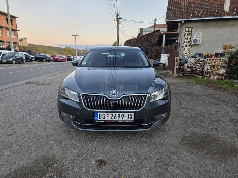 Škoda Superb 