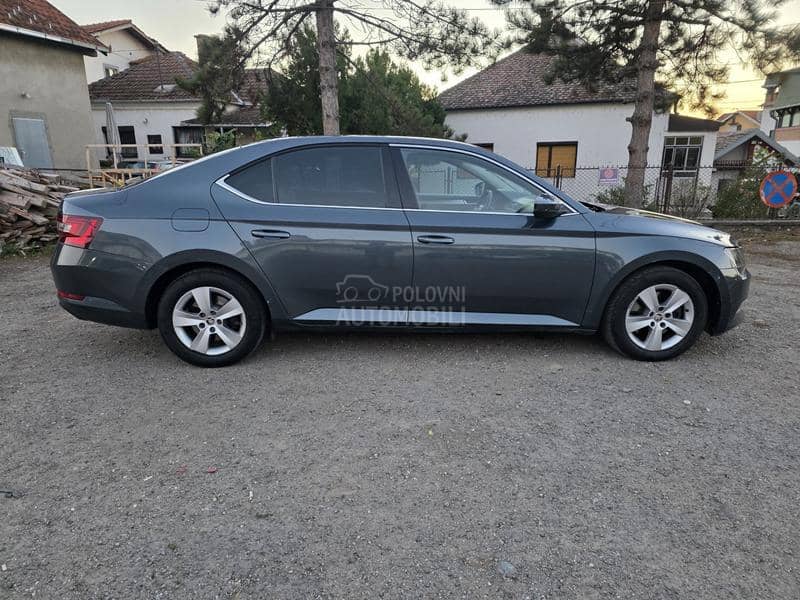 Škoda Superb 