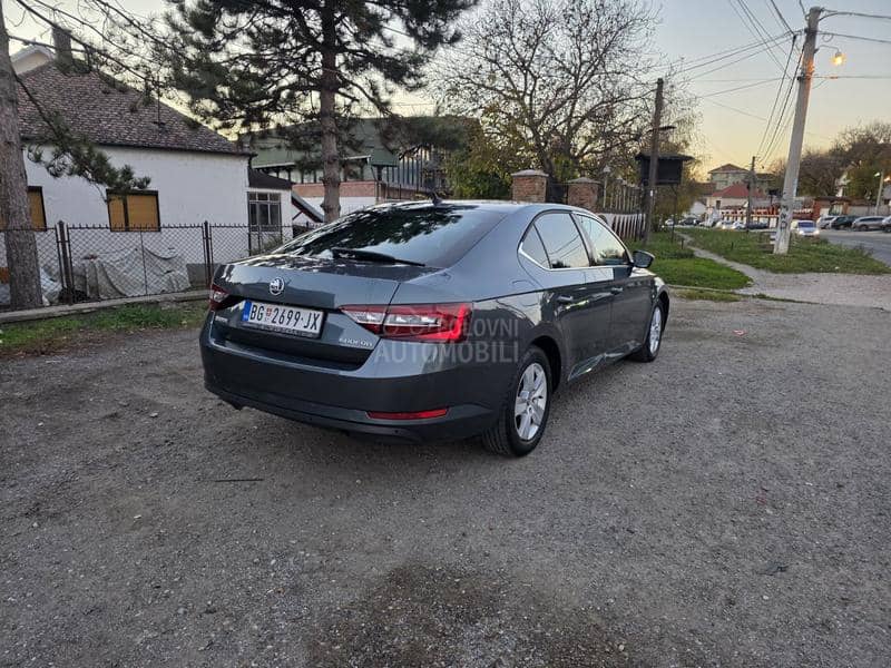 Škoda Superb 
