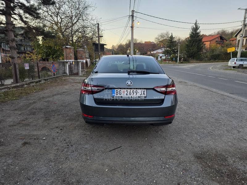 Škoda Superb 