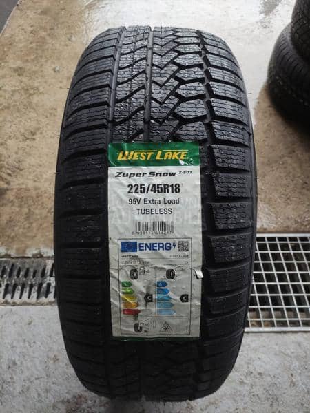 Westlake 255/40 R18 Zimska