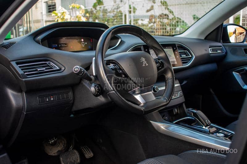 Peugeot 308 1.2 Allure EAT Led