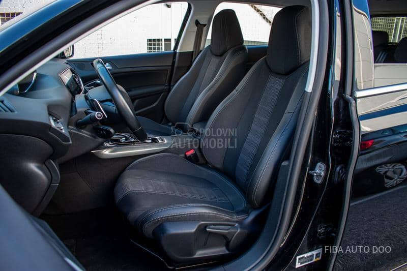 Peugeot 308 1.2 Allure EAT Led