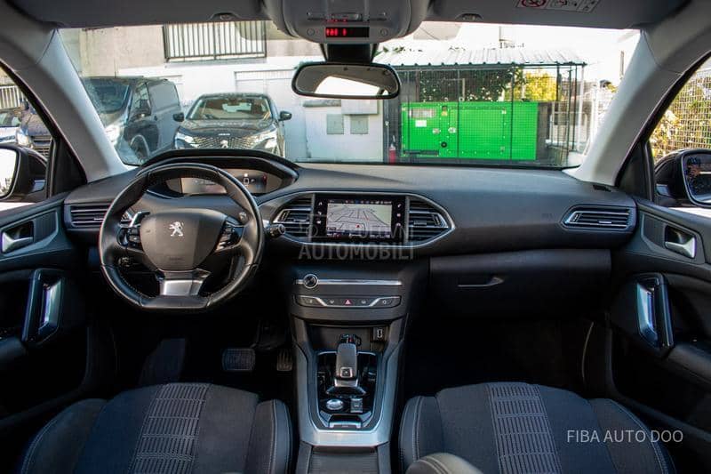 Peugeot 308 1.2 Allure EAT Led