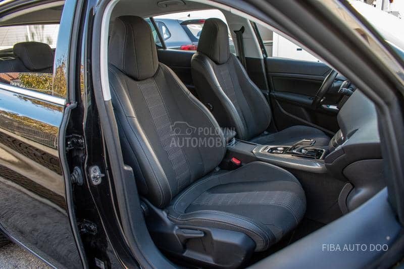 Peugeot 308 1.2 Allure EAT Led