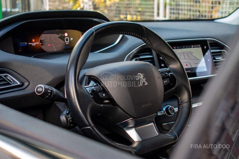 Peugeot 308 1.2 Allure EAT Led