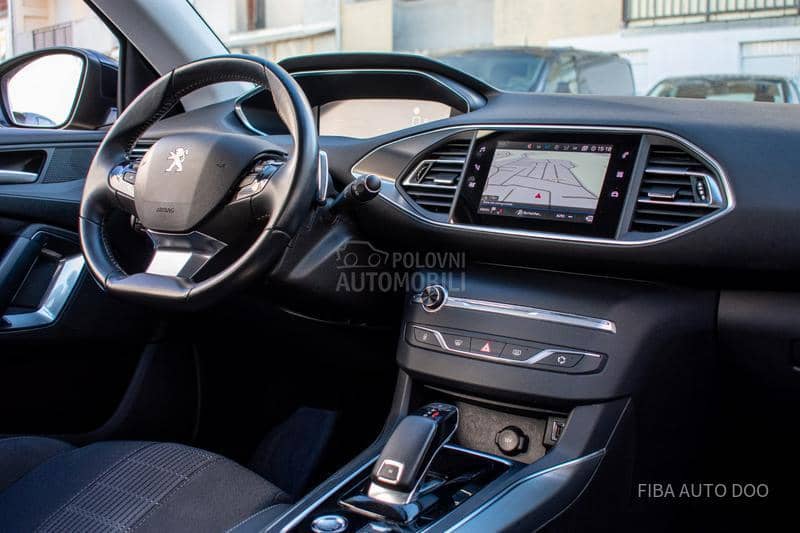 Peugeot 308 1.2 Allure EAT Led