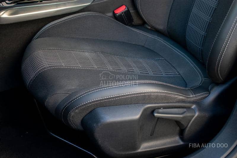 Peugeot 308 1.2 Allure EAT Led