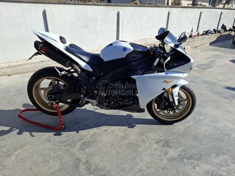 Yamaha YZF R1