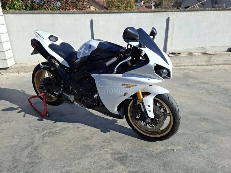 Yamaha YZF R1