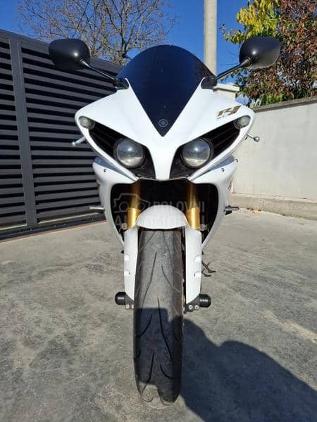 Yamaha YZF R1