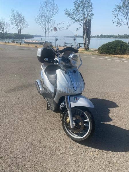 Piaggio Beverly 500
