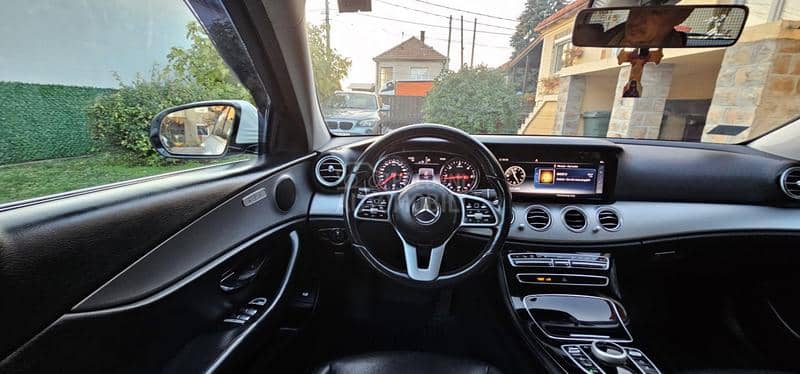 Mercedes Benz E 200 poovoljno