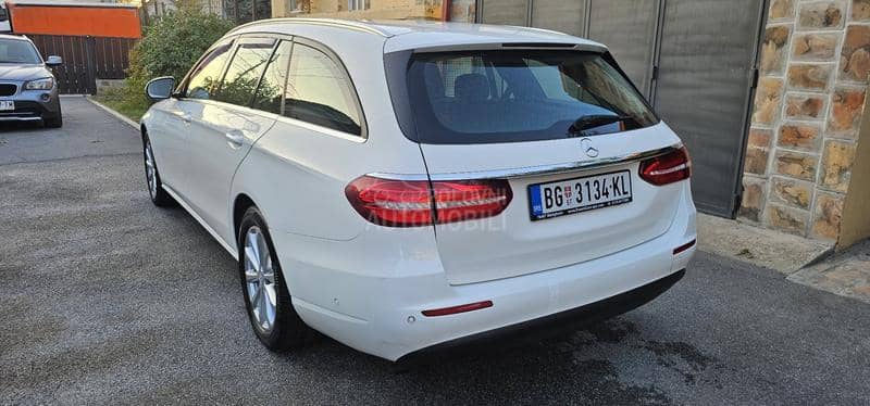 Mercedes Benz E 200 poovoljno