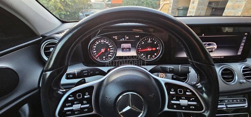 Mercedes Benz E 200 poovoljno