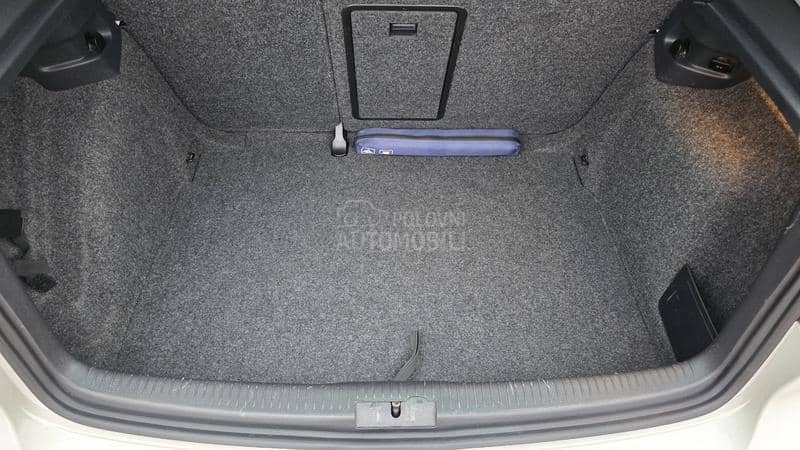 Volkswagen Golf 6 1.6 TDI HIGH-LINE