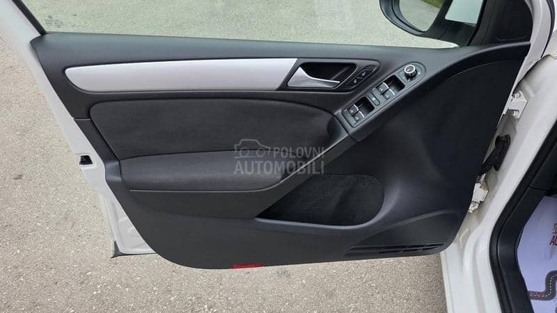 Volkswagen Golf 6 1.6 TDI HIGH-LINE