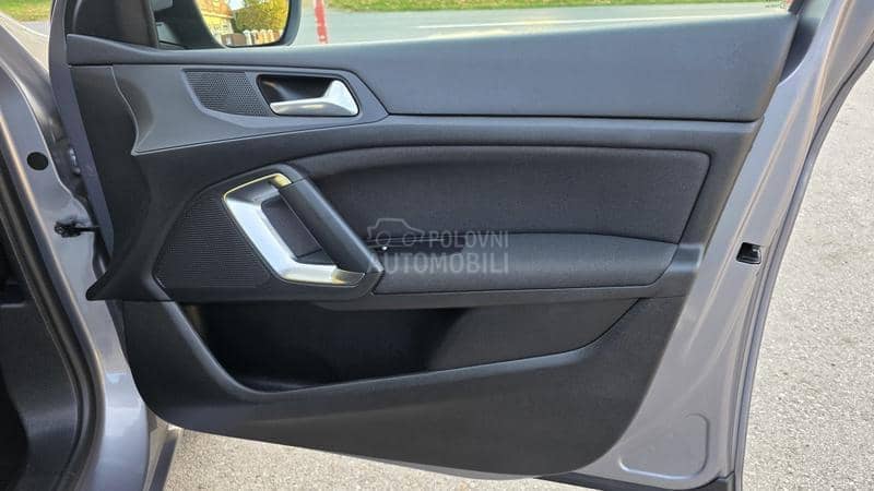 Peugeot 308 1.2  Allur/Nav/99000