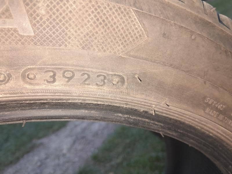 Lassa 245/45 R18 Zimska