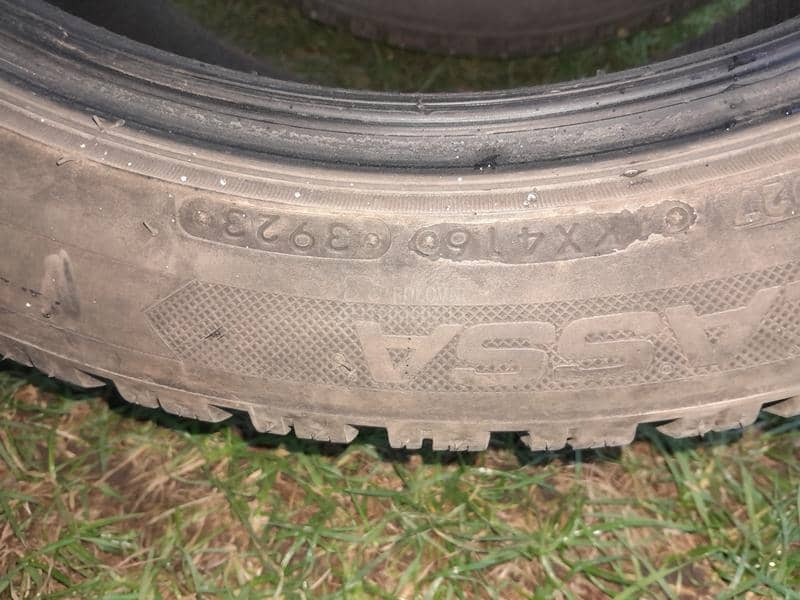 Lassa 245/45 R18 Zimska