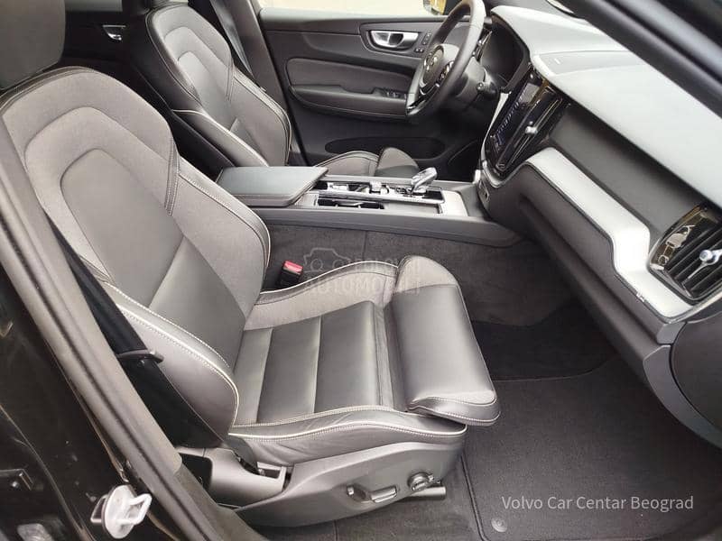 Volvo XC60 B4 AWD PLUS DARK