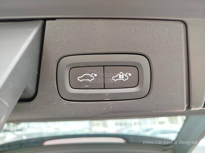 Volvo XC60 B4 AWD PLUS DARK