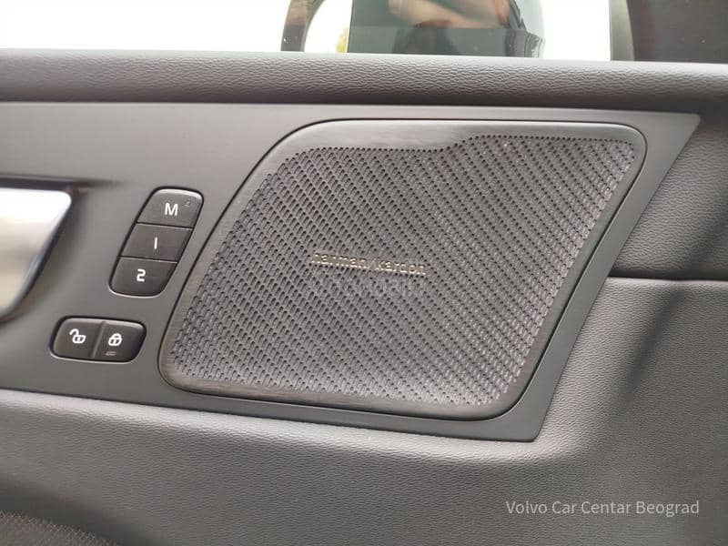 Volvo XC60 B4 AWD PLUS DARK