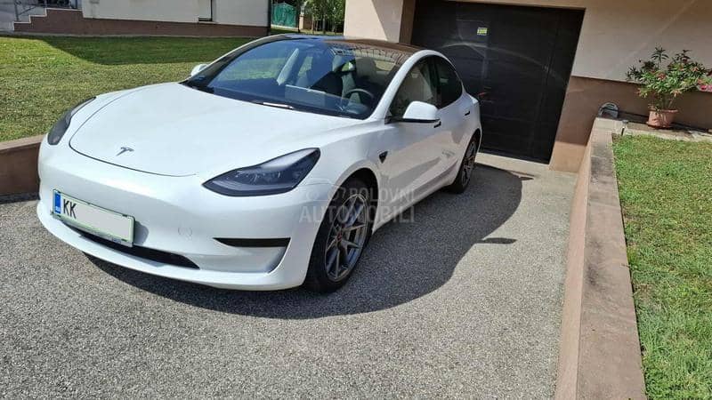 Tesla Model 3 LFP