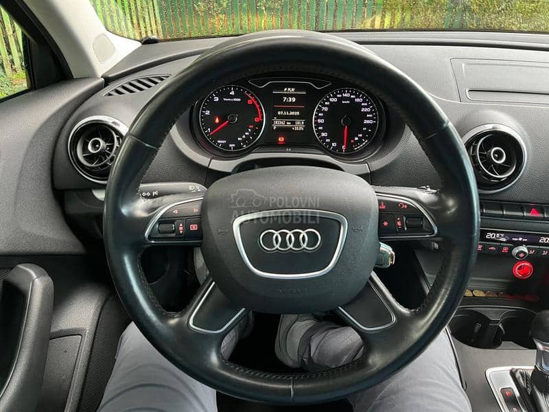 Audi A3 Attraction S-tronic
