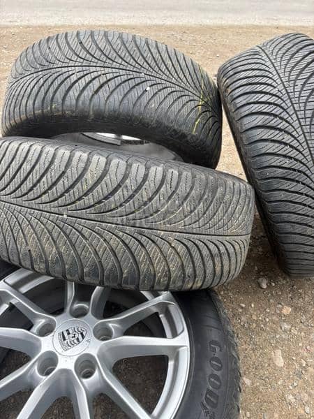 Goodyear 255/55 R18 Zimska