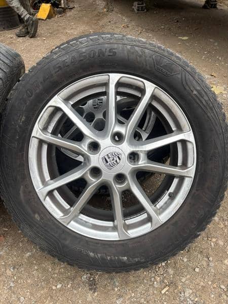 Goodyear 255/55 R18 Zimska