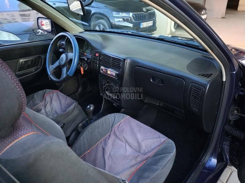 Volkswagen Polo Prva farba 140k