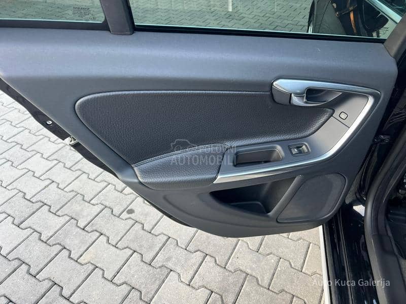 Volvo V60 2.0 T o p  D3