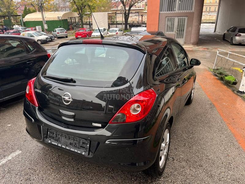 Opel Corsa D 1.2i ECOFLEX SPORT