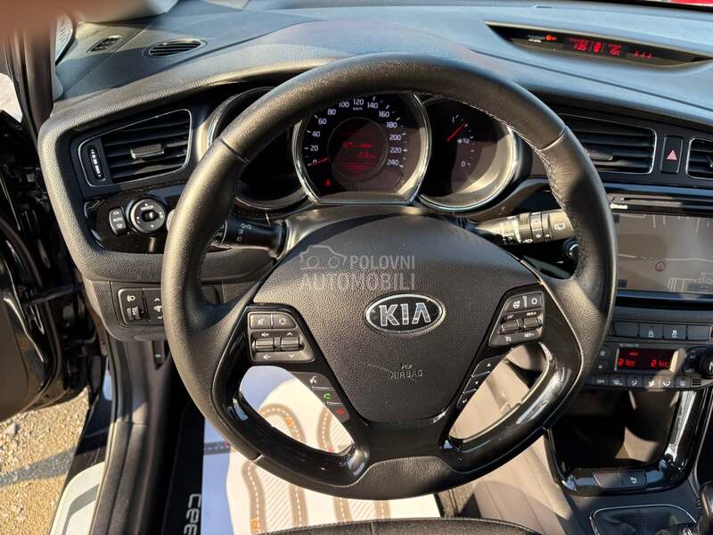 Kia cee`d sw 1.6 CVVT GDI Pano
