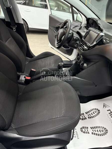 Peugeot 208 1.6 HDI NAVY