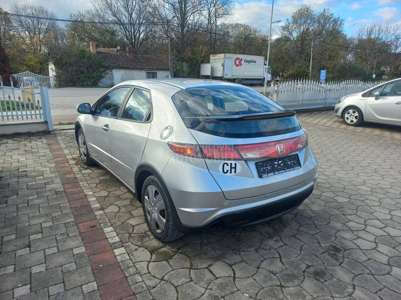 Honda Civic 1400i5dr