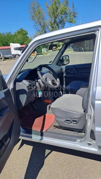 Mitsubishi Pajero 2500