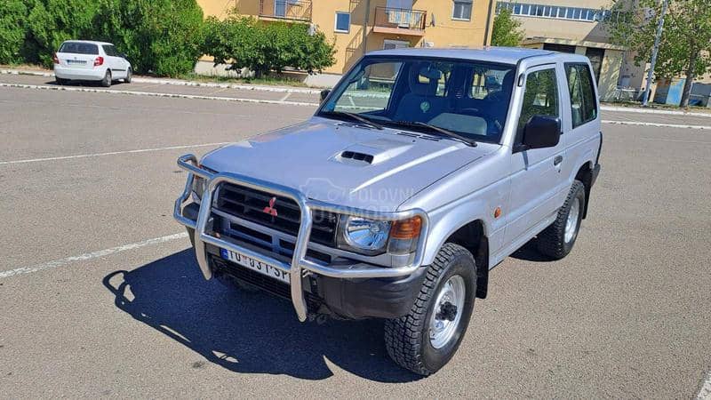 Mitsubishi Pajero 2500
