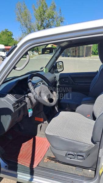 Mitsubishi Pajero 2500